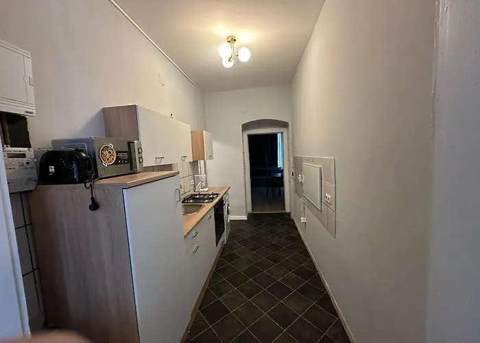 Near Westbahnhof Station Simple 2br & 1lr Appartamento *