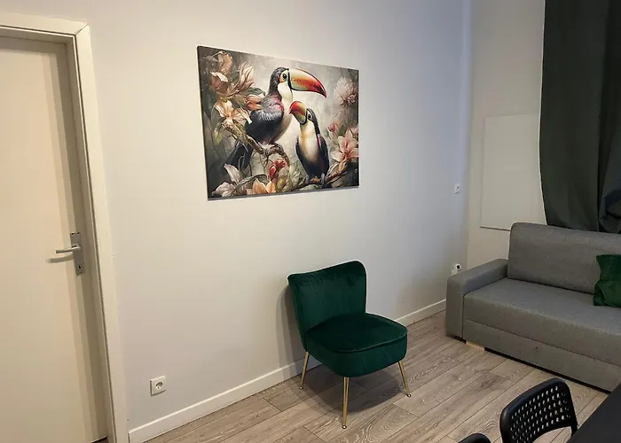 Near Westbahnhof Station Simple 2br & 1lr Appartamento *