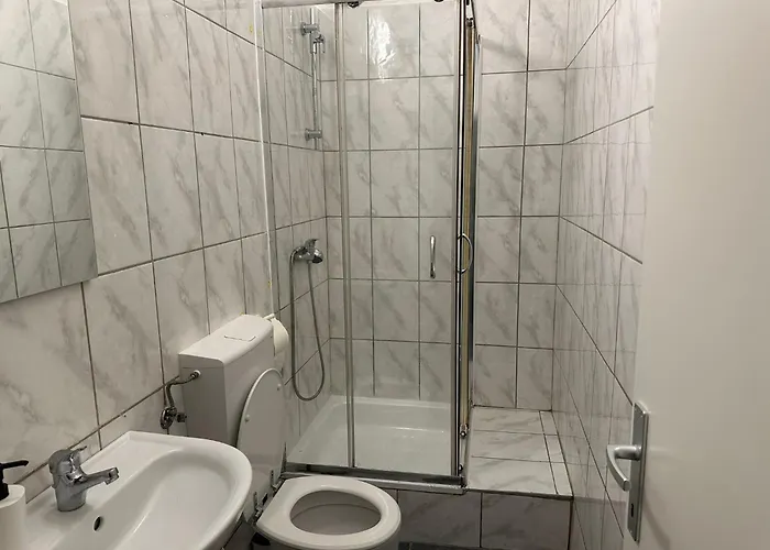 Appartamento Near Westbahnhof Station Simple 2br & 1lr Vienna