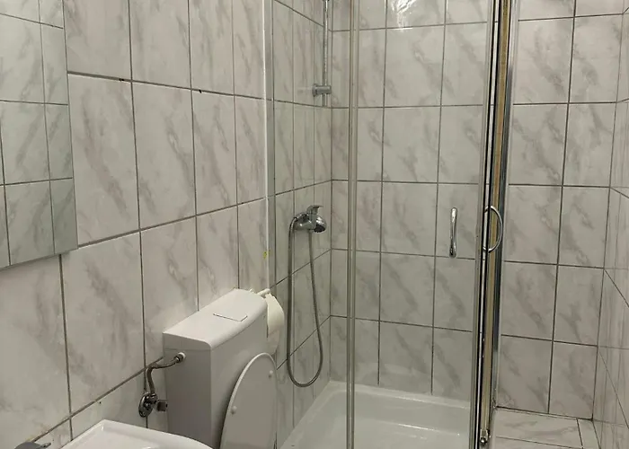 Appartamento Near Westbahnhof Station Simple 2br & 1lr Vienna